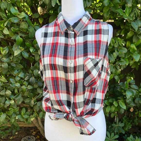 Shyanne Country Western Snap Front Sleeveless Red Black White Plaid Top L - Picture 2 of 10